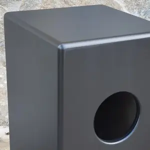 Esquinas redondeadas y agujero regruesado de cajon lacado en negro