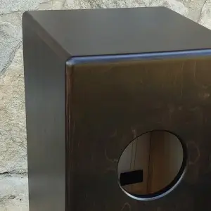 Esquinas y agujero de cuerpo de cajon flamenco Estudio teñido wengue